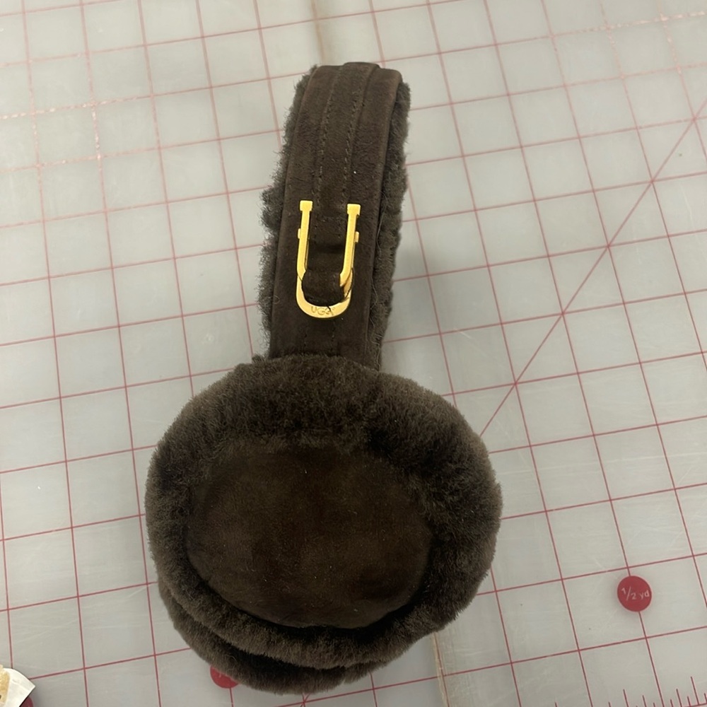 Ugg Ear Muffs suede & sherling